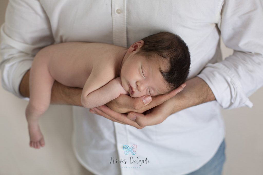 por-que-las-fotografias-de-recien-nacidos-se-realizan-en-estudios-y-no-en-hogares