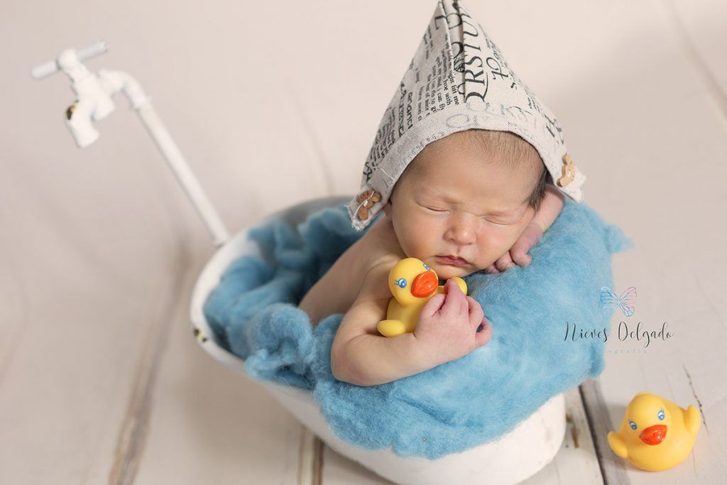 diferencias-de-fotografia-de-recien-nacidos-y-de-bebes-de-1-mes-divertidas