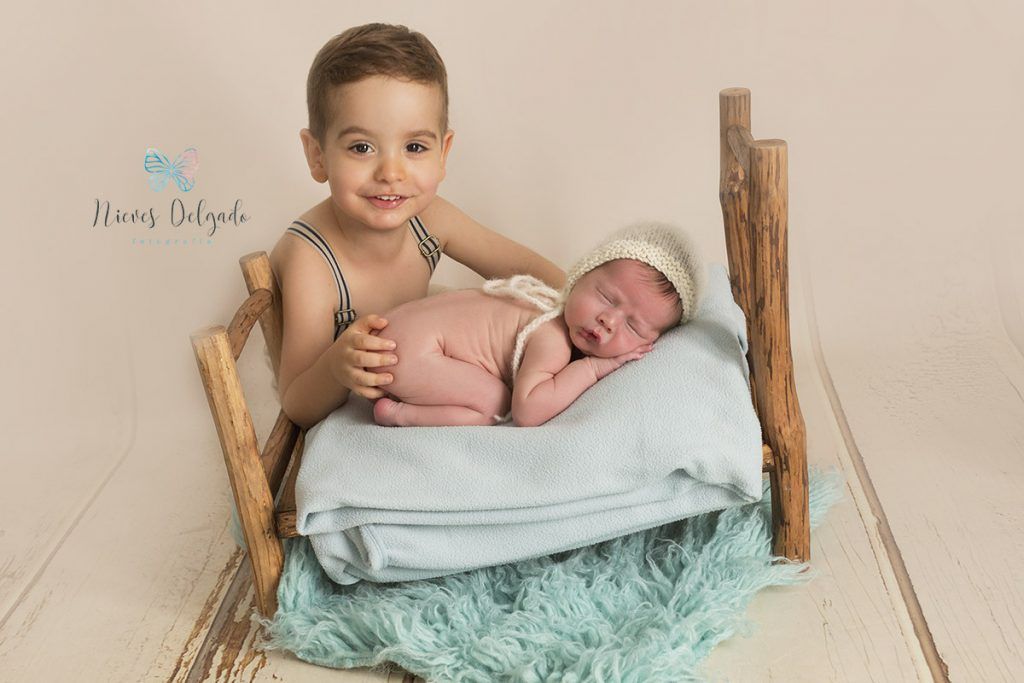 reportaje-de-fotos-recien-nacidos-newborn-y-bebes-en-sevilla-hermanos