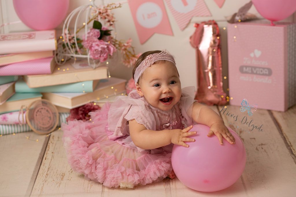 Fotos cumpleaños de bebé en Sevilla en estudio