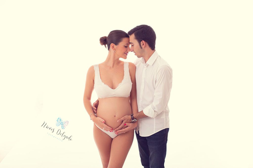 Sesión de fotos de embarazo en Sevilla en pareja