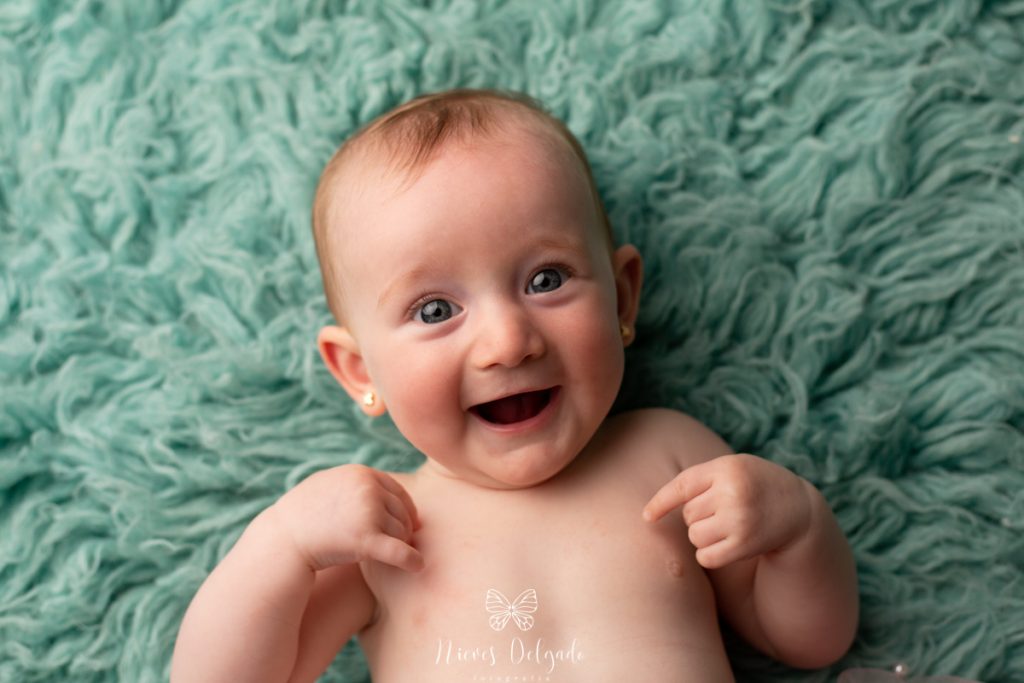 fotografia-infantil-en-sevilla-sesion-fotos-de-6-meses-de-norah