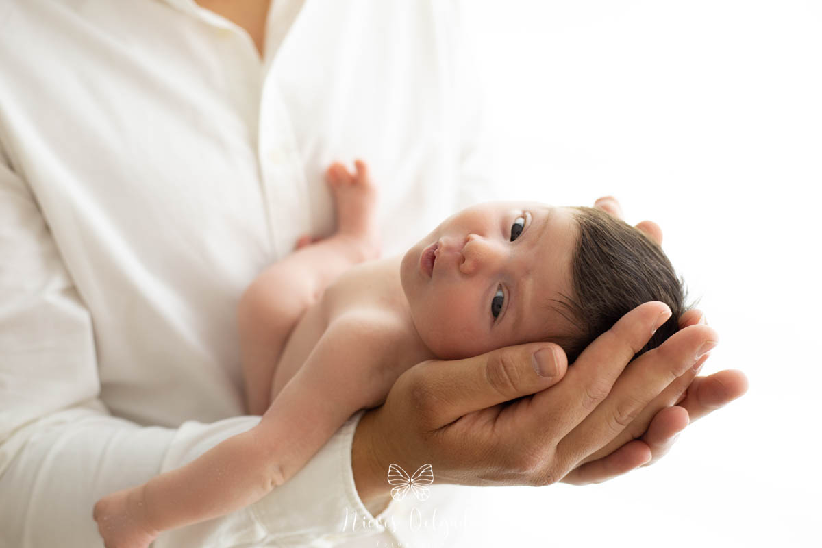 sesion-de-fotos-de-bebe-de-laura-con-12-dias-de-vida-en-sevilla