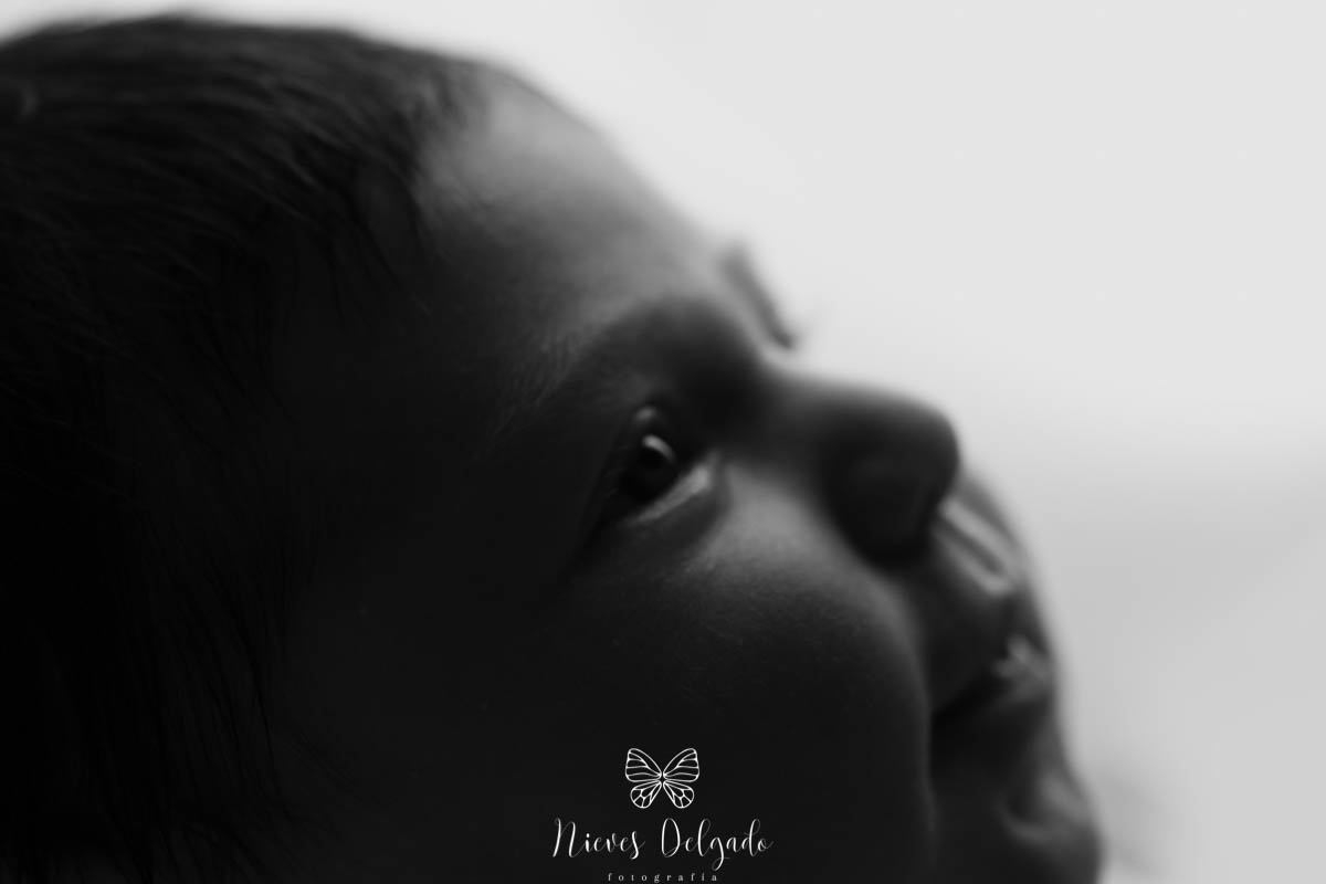 sesion-de-fotos-de-bebe-de-laura-con-12-dias-de-vida-en-sevilla