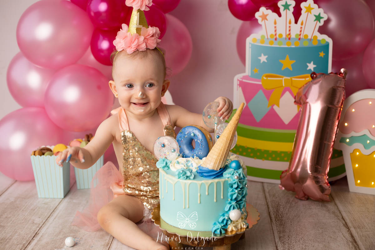 primer-ano-de-norah-su-sesion-de-cake-smash-realizada-por-nieves-delgado-alegria