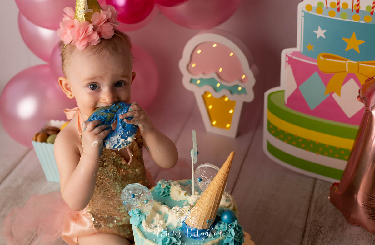 primer-ano-de-norah-su-sesion-de-cake-smash-realizada-por-nieves-delgado-donut