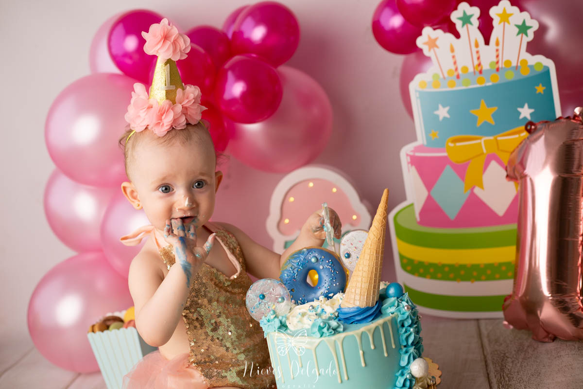 primer-ano-de-norah-su-sesion-de-cake-smash-realizada-por-nieves-delgado-tarta