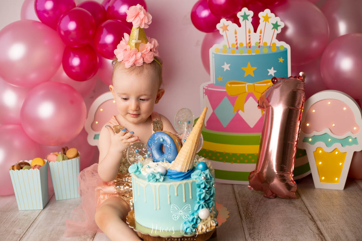 primer-ano-de-norah-su-sesion-de-cake-smash-tarta