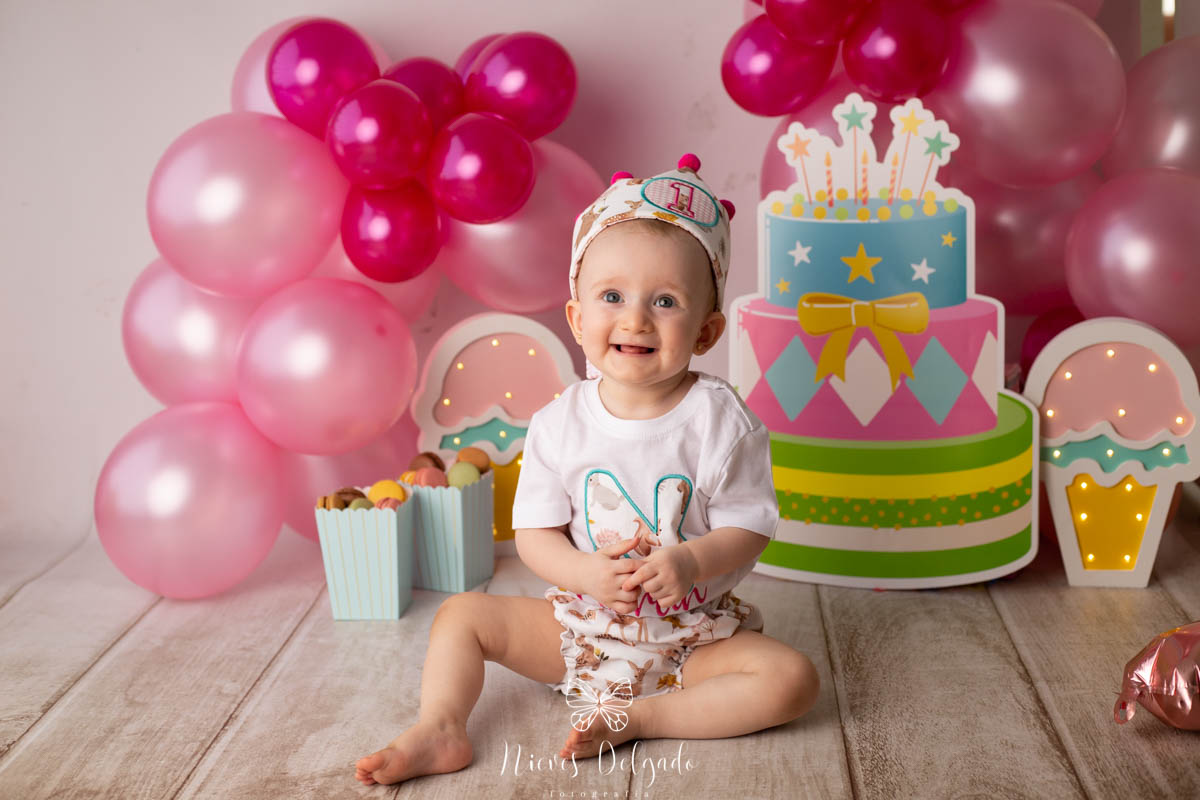 su-sesion-de-cake-smash-realizada-por-nieves-delgado
