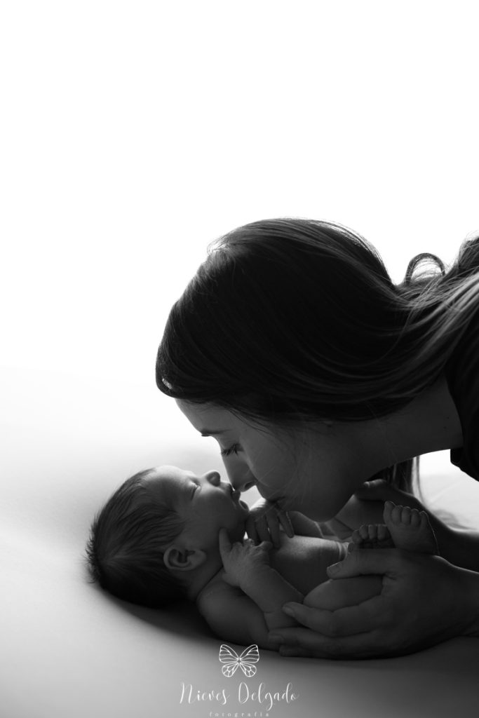 fotos-naturales-de-recien-nacidos-en-familia-mama